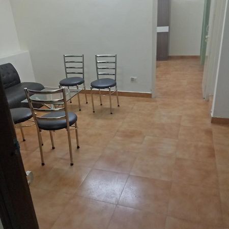 Hotel Nathu Palace Нью-Дели Экстерьер фото