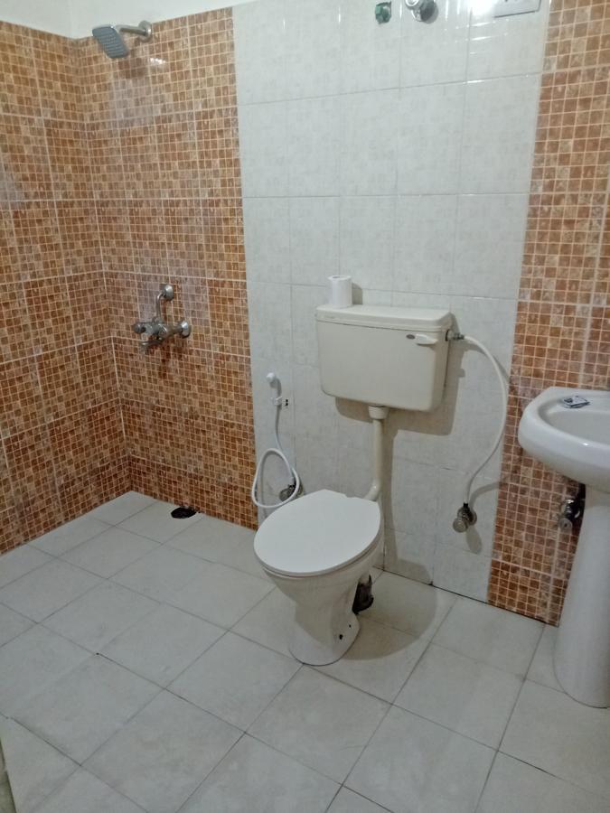 Hotel Nathu Palace Нью-Дели Экстерьер фото