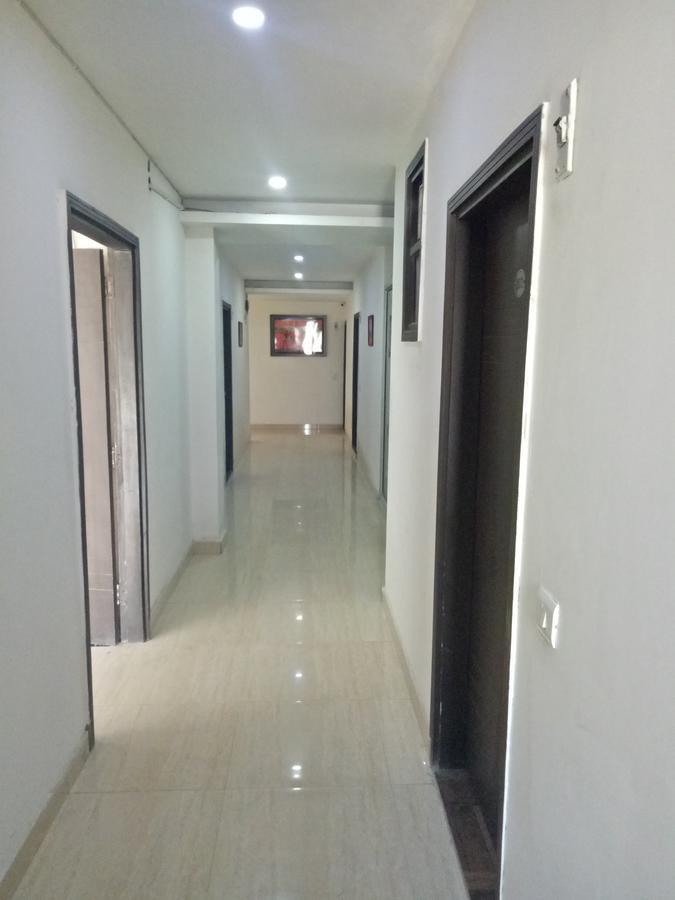 Hotel Nathu Palace Нью-Дели Экстерьер фото