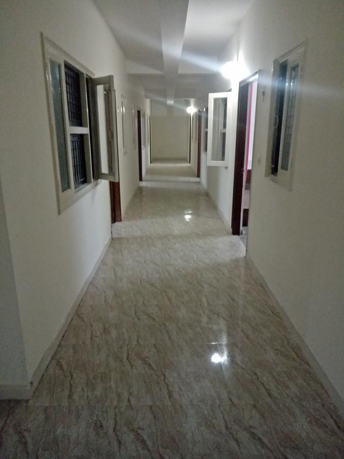 Hotel Nathu Palace Нью-Дели Экстерьер фото