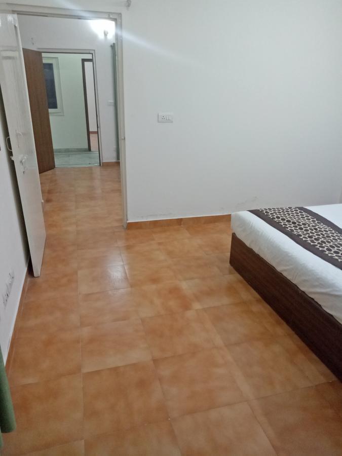 Hotel Nathu Palace Нью-Дели Экстерьер фото